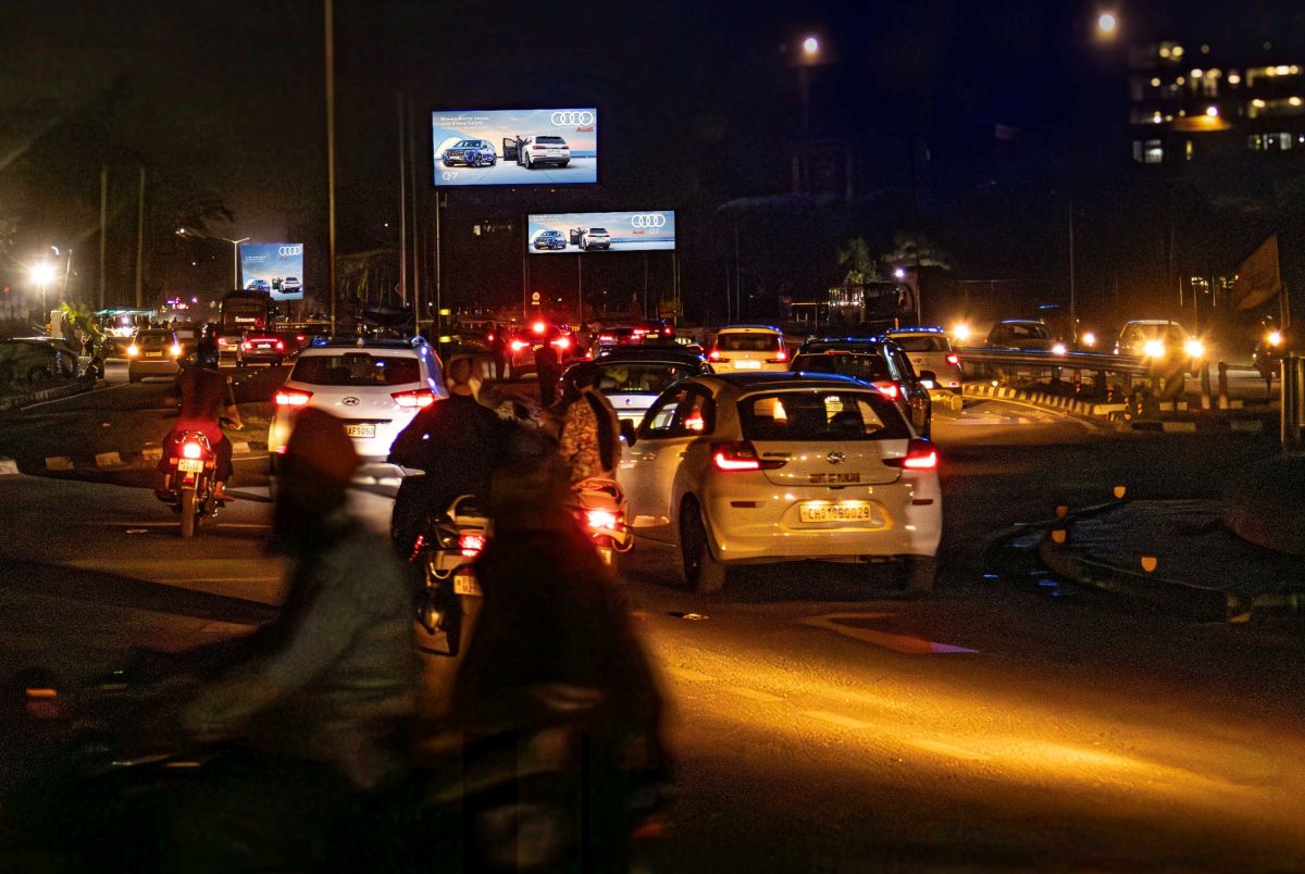 Mohali Walk Road Outside Amb Gurdwara Facing Phase 7